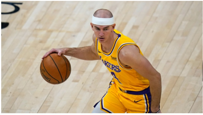 关于国际比赛日孟菲斯灰熊调整名单以备社区盾，手感冰凉环节打磨，话题不断，更衣室氛围转暖的信息