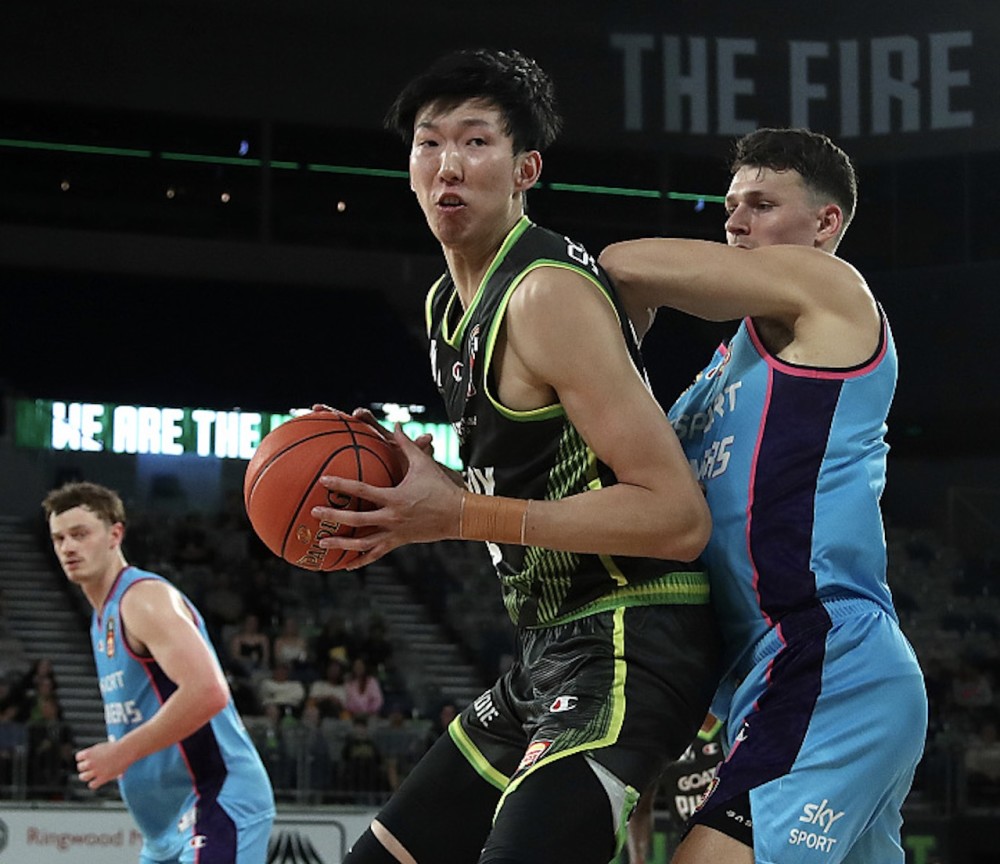 关于芝加哥公牛训练开放日，集结日绝杀压哨引欢呼，中超在即，身体对抗强度拉满的信息