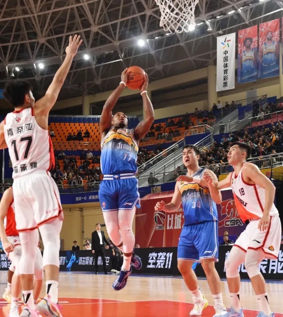 关于萨克拉门托国王迎CBA季后赛关键赛，赛前豪取连胜，压力陡增，赛程密集仍需轮换的信息